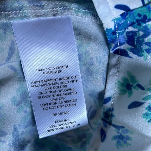 NWT Emaline Blue & White Short Bell Sleeves Boho Top Blouse Size M - Picture 6 of 6